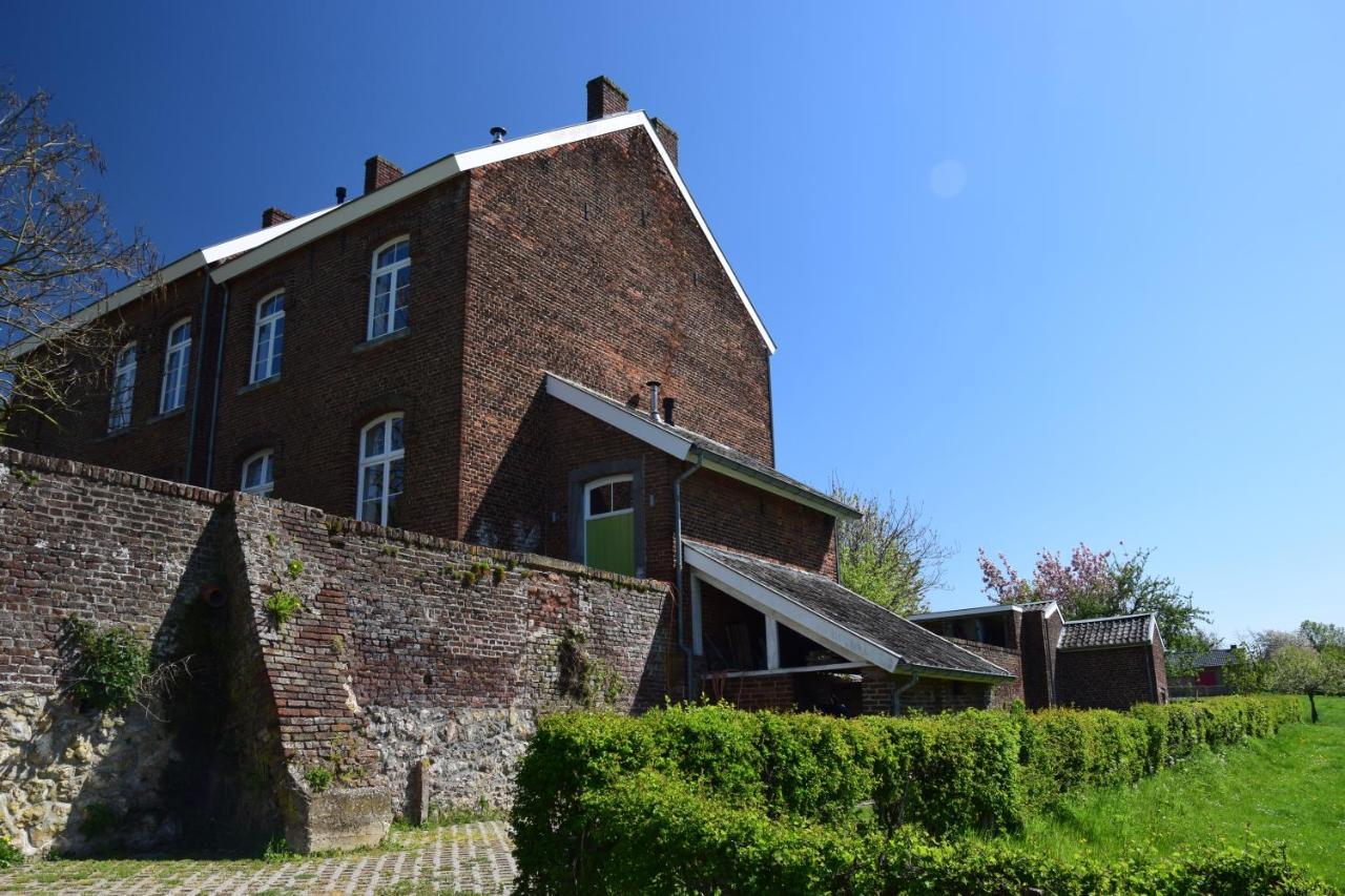 Mille Fleurs - Apartments Voeren Exterior photo